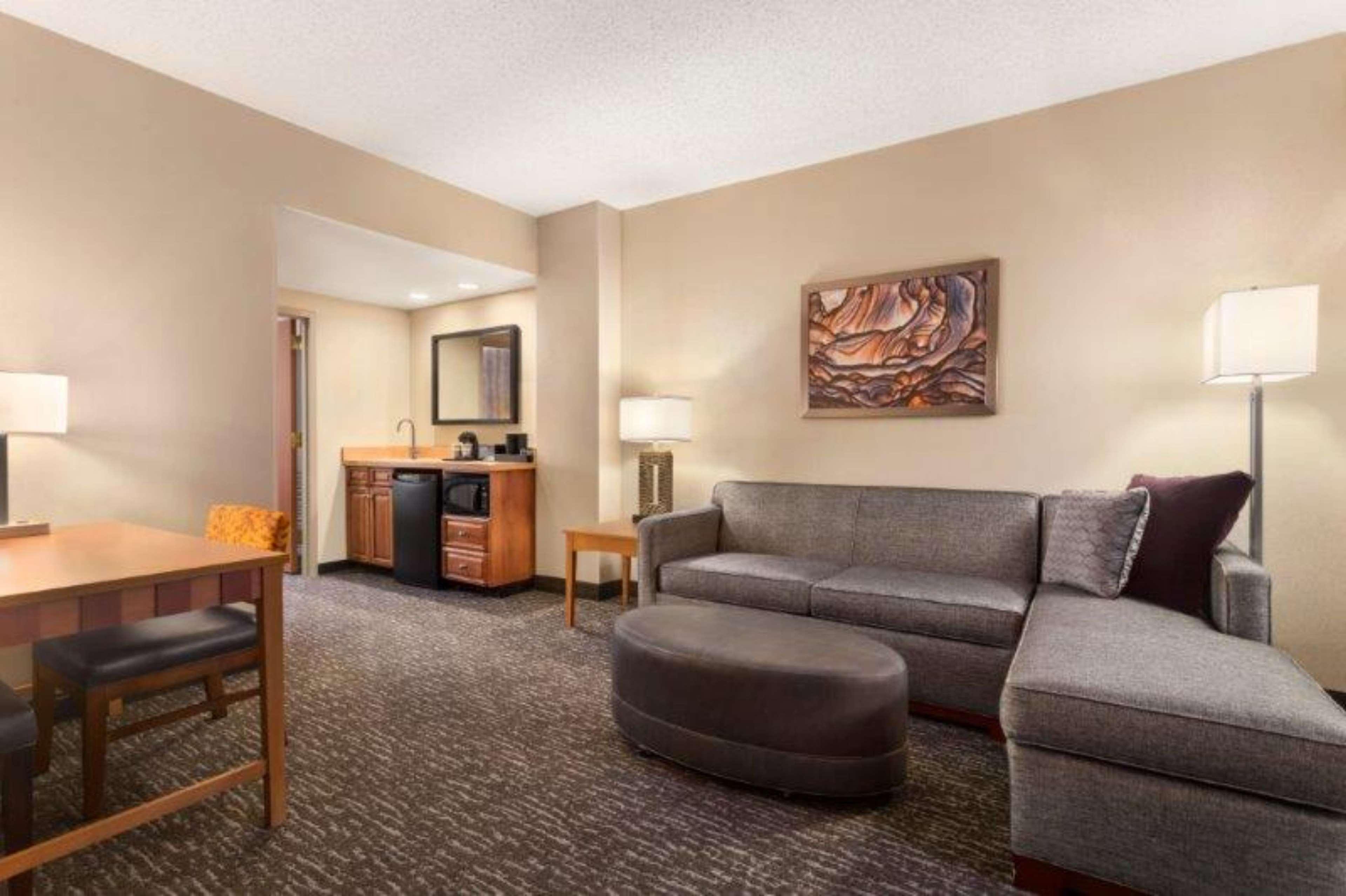 Embassy Suites Northwest Arkansas - Hotel, Spa & Convention Center Роджерс Екстер'єр фото